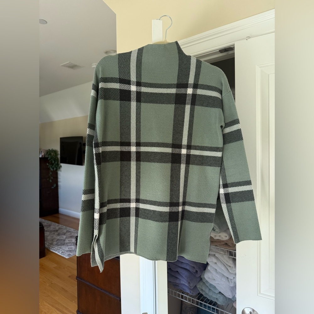 Max Studio Green and Black Plaid Cardigan
